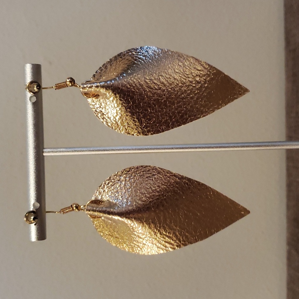 60. 3 Felt Dangle Earrings - Picture 5 of 11